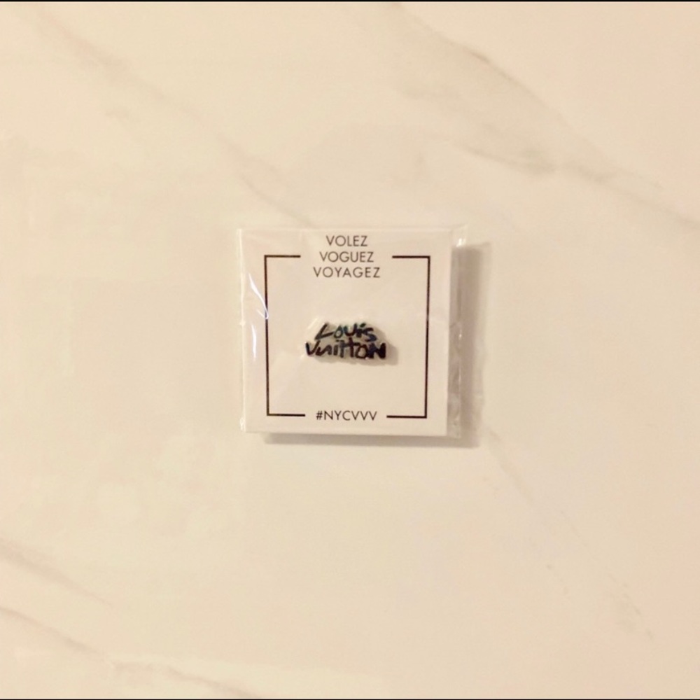 LIMITED EDITION Louis Vuitton Pin